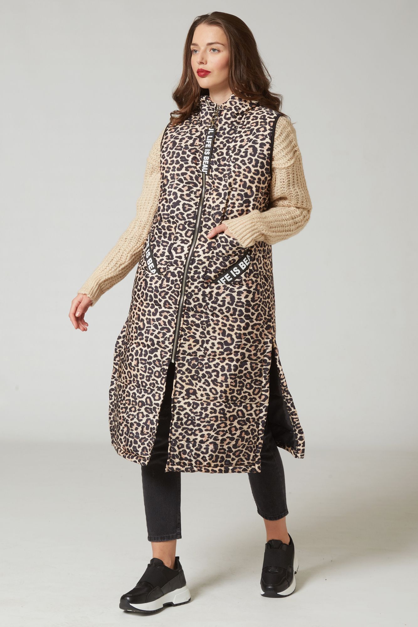 Animal print sleevless jacket